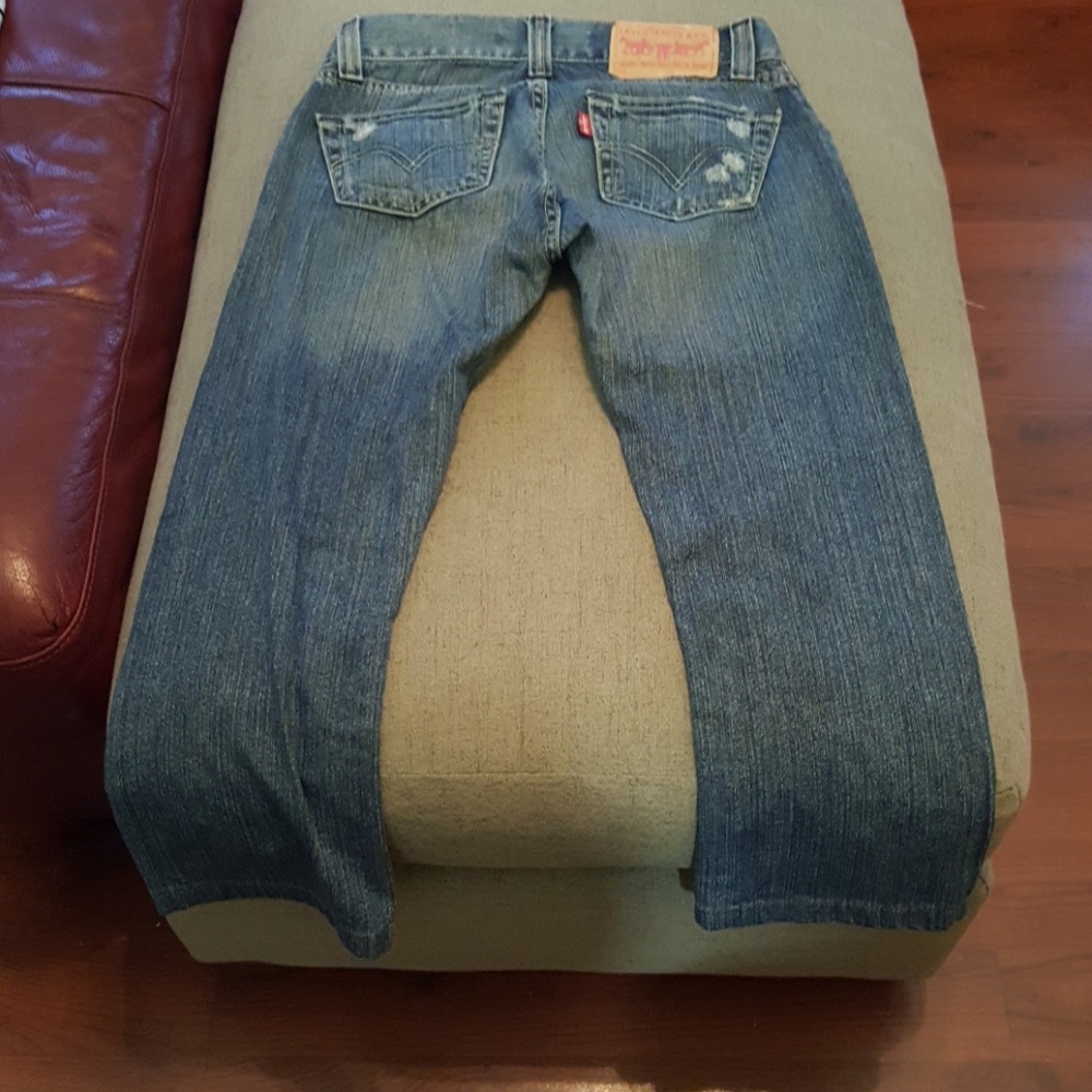Levi Capri